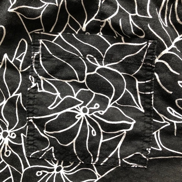 🎄 Gap Black  and white floral shorts size 12 - Picture 6 of 7